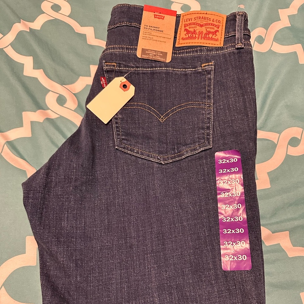 Levi's 711 Skinny Jeans